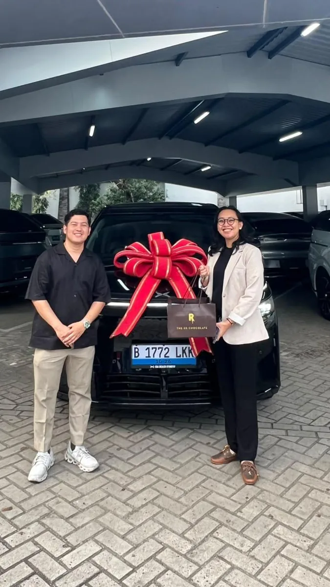 Momen serah terima kendaraan XPENG kepada pemilik