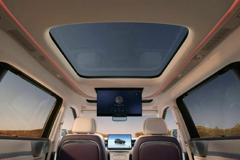 XPENG X9 interior 3